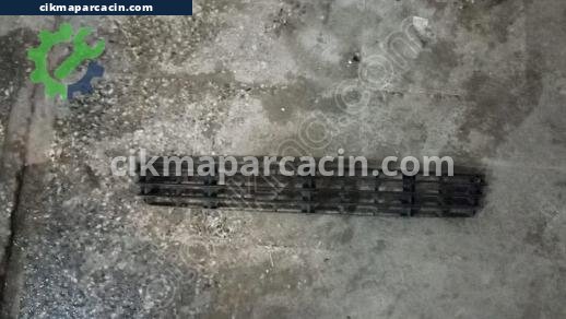 Audi A4 Tampon Izgarası çıkma parça