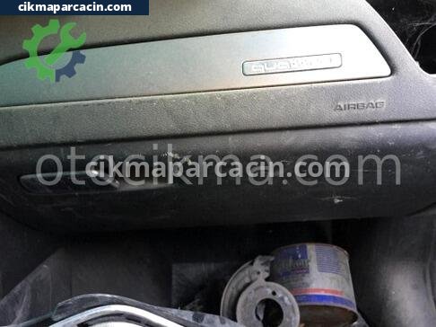 Audi A4 Torpido Çıtası çıkma parça