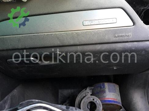 Audi A4 Torpido çıkma parça