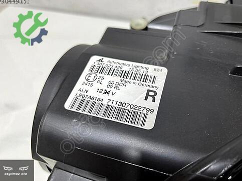 Audi A4 Sağ Ön Far 8K0941030S çıkma parça