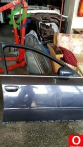 Audi A4 sağ ön kapı orjinal çıkma
