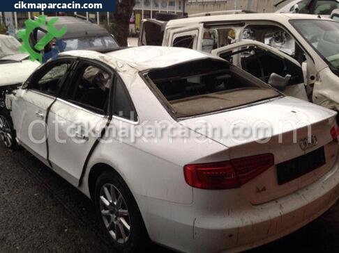 Audi A4 Sol Arka Çamurluk çıkma parça