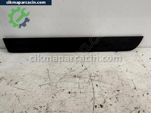 Audi A4 Kapı Çıtası çıkma parça