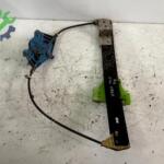 AUDİ A4 SOL ARKA KAPI CAM KRİKOSU
