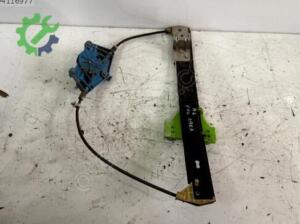 AUDİ A4 SOL ARKA KAPI CAM KRİKOSU