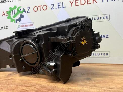 Audi A4 Xenon Far 8W0941044 çıkma parça