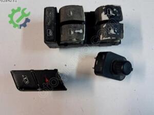 AUDİ A4 SOL ÖN KAPI CAM AYNA KİLİD DÜĞMELERİ