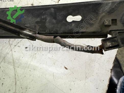 Audi A4 Sol Ön Cam Krikosu çıkma parça