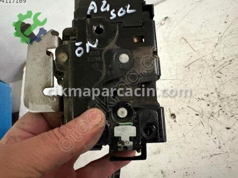 Audi A4 Sol Ön Kapı Kilidi çıkma parça