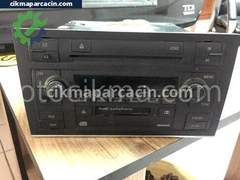 Audi A4 Teyp çıkma parça