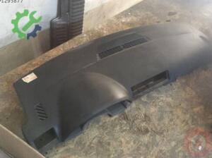 Audi A4 Torpido Göğüs Hatasız Orjinal Çıkma