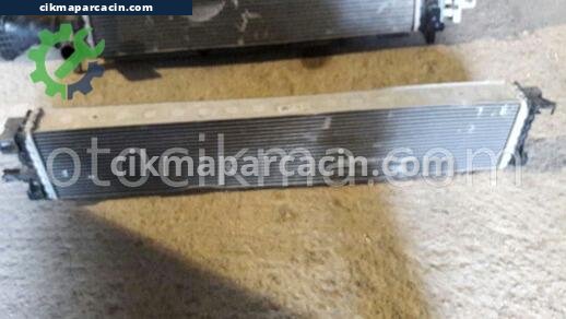 Audi A4 Intercooler Radyatörü çıkma parça