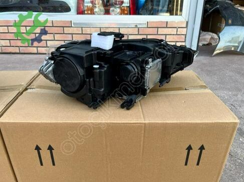 Audi A5 Sağ Ön Far 8T0941043 çıkma parça
