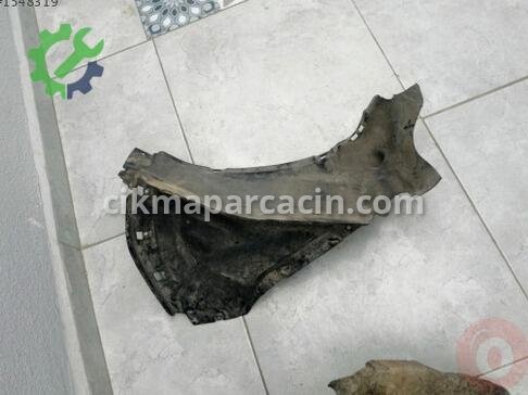 Audi A5 Davlumbaz 8W6853887 çıkma parça
