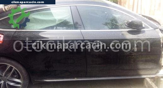 Audi A5 Sol Ön Kapı çıkma parça
