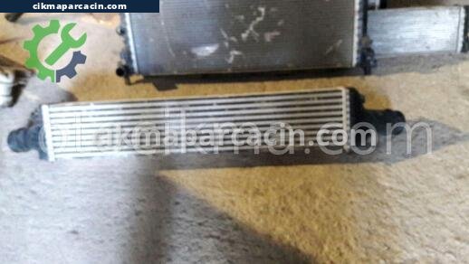 Audi A5 Intercooler Radyatörü çıkma parça