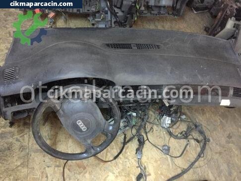 Audi A6 Torpido çıkma parça