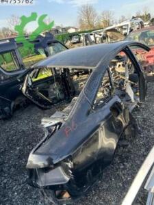 AUDİ A6 C6 SAĞ ARKA KESME ÇAMURLUK ORJİNAL ÇIKMA