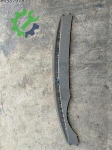 Audi A6 göğüs üst plastiği