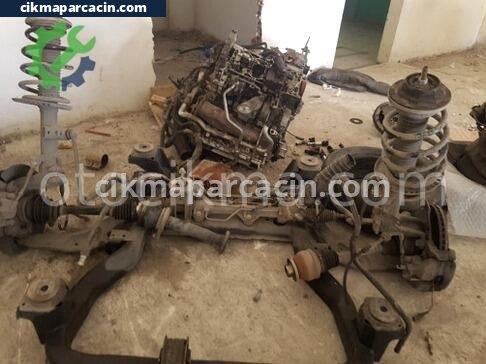 Audi A6 Travers çıkma parça