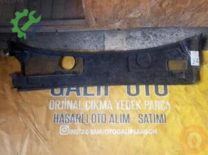 Audi A6 Ön Cam Izgara Alt Plastik Hatasız Orjinal Çıkma