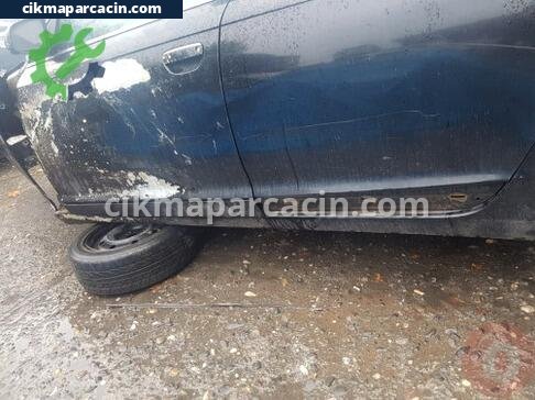 Audi A6 Marşpiyel çıkma parça