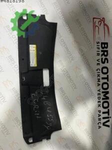 AUDI Q3 2011-2015 ÖN PANEL ÜST PLASTİK 8U0807081B