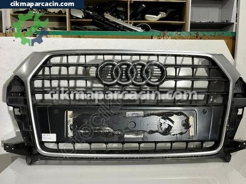 Audi Q3 Ön Panjur çıkma parça