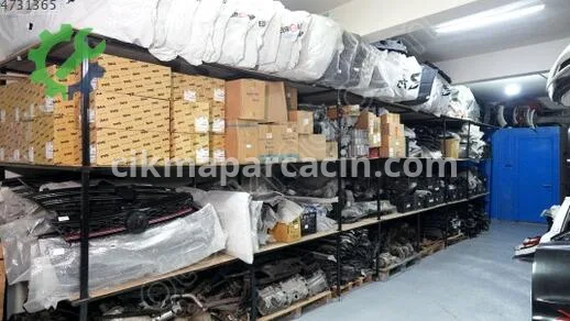 Audi Q7 Ön Panjur çıkma parça