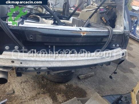 Audi Q7 Arka Tampon Demiri çıkma parça