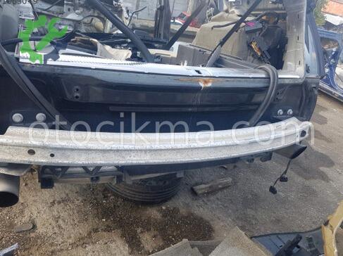 Audi Q7 Arka Tampon Demiri çıkma parça