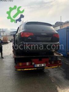 Audi Q7 Arka Tampon Siyah hatasız orjinal çıkma
