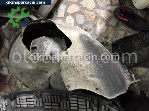 Audi Q7 Davlumbaz çıkma parça