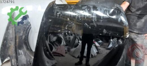 Audi Q7 Kaput çıkma parça