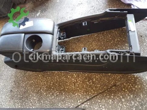 Audi Q7 Kol Dayama çıkma parça