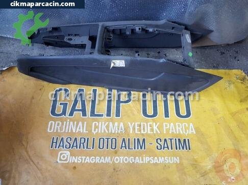 Audi Q7 Orta Konsol çıkma parça