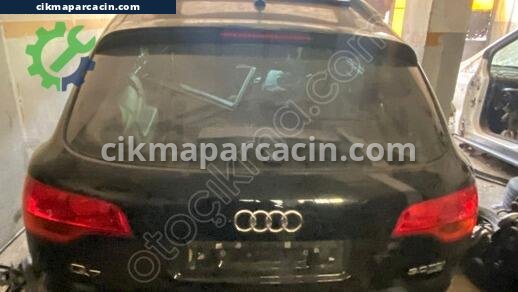 Audi Q7 Bagaj çıkma parça
