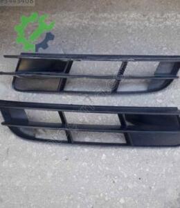 Audi Q7 ön tampon sağ sol ızgaraları