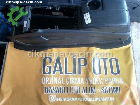 Audi Q7 Orta Konsol çıkma parça
