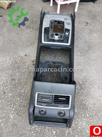 Audi Q7 Orta Konsol çıkma parça