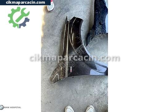 Audi Q7 Ön Çamurluk çıkma parça
