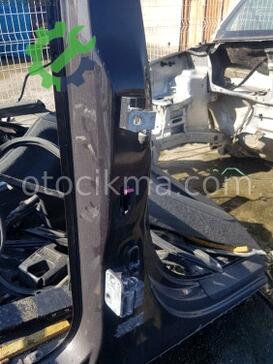 Audi Q7 Sağ Arka Kapı Menteşesi çıkma parça