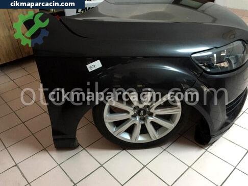 Audi Q7 Sağ Ön Çamurluk çıkma parça