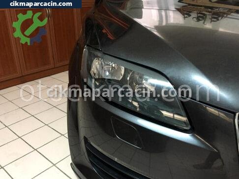 Audi Q7 Sağ Ön Far çıkma parça