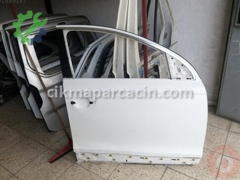 Audi Q7 Sağ Ön Kapı çıkma parça