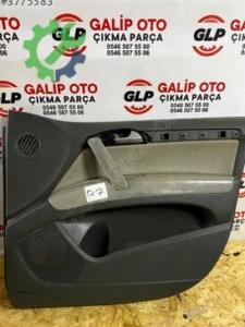 AUDİ Q7 SAĞ ÖN KAPI DÖŞEMESİ HATASIZ ORJİNAL ÇIKMA