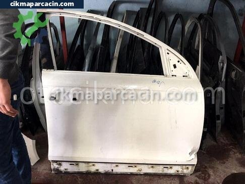 Audi Q7 Sağ Ön Kapı çıkma parça