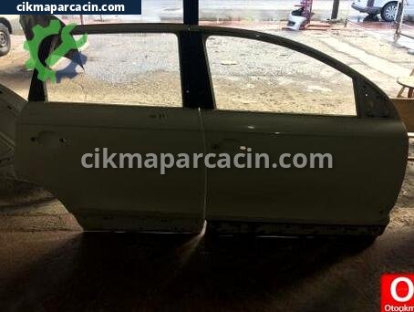 Audi Q7 Sağ Ön Kapı çıkma parça