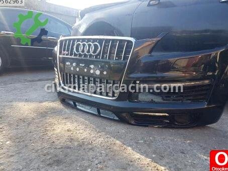 Audi Q7 Ön Tampon çıkma parça