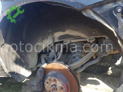 Audi Q7 Davlumbaz çıkma parça